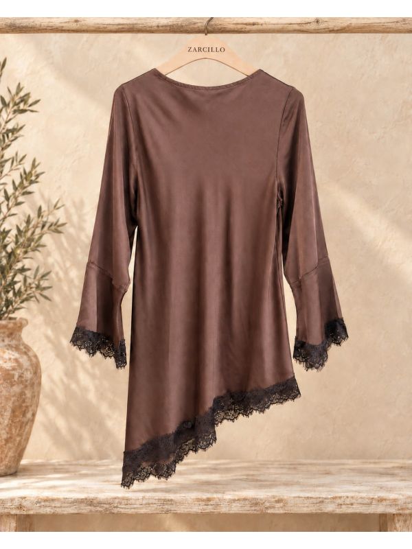 Blusa  raso chocolate  encaje en...