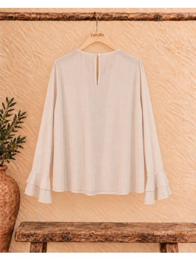 Blusa de gasa beige de volantes