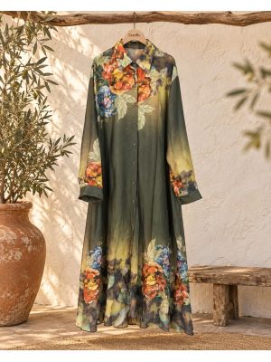 Vestido camisero verde estampado floral.