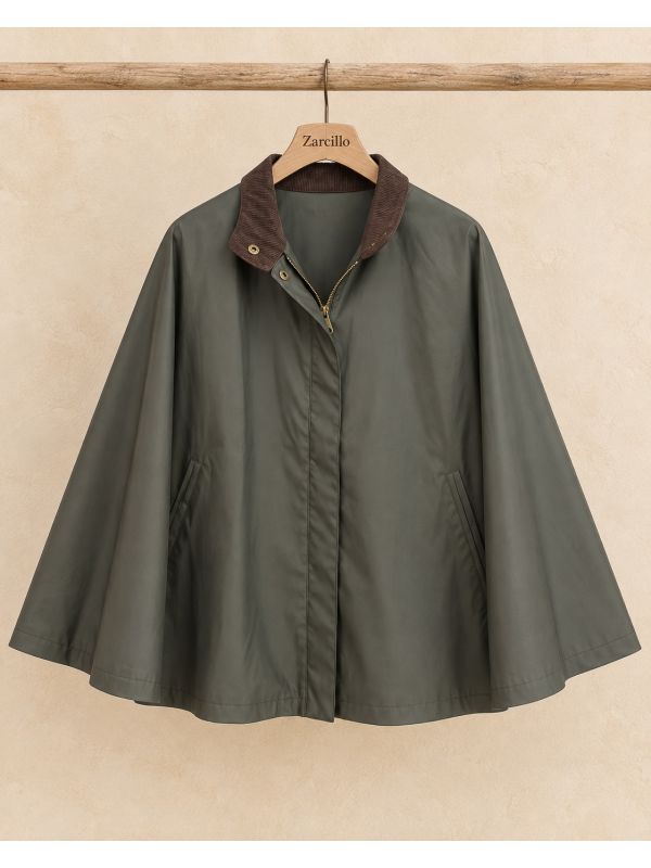 Capa impermeable verde cacería