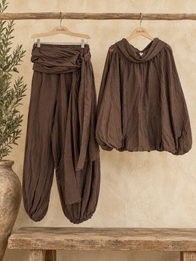 Conjunto pantalòn bombacho y blusa chocolate.