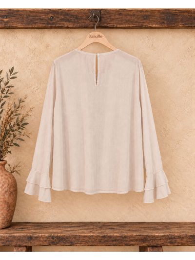 Blusa de gasa beige de volantes