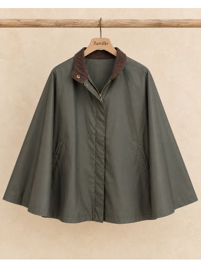 Capa impermeable verde cacería