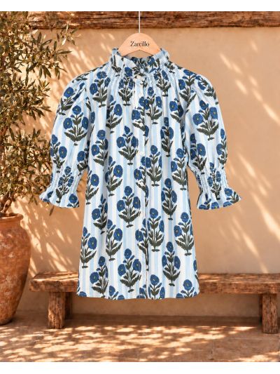 Blusa rayas celeste estampado floral  cuello y puños fruncidos