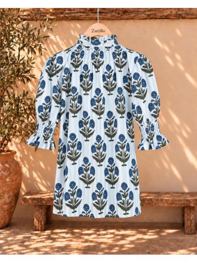Blusa rayas celeste estampado floral  cuello y puños fruncidos