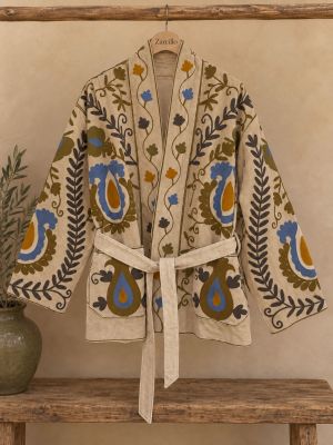 Casaca de mujer, terciopelo, estampada, de color beig. 2
